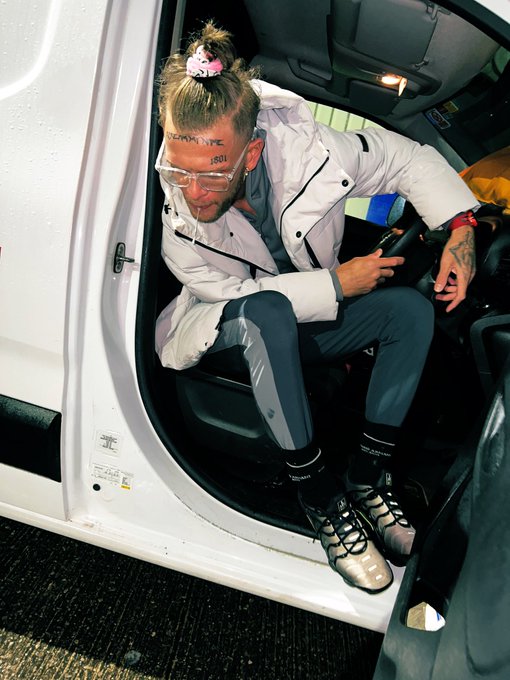 NEED SOMEONE UNDERNEATH! LOVE SHAGGING IN THE BACK OF MY VAN????

VID CALLS AVAILABLE NOW AND ALL WEEKEND