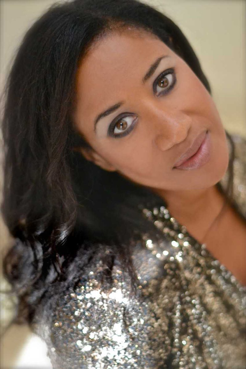 BookBrunch (@bookbrunch) on Twitter photo .<a href="/HarperFiction/">HarperFiction</a> has unveiled The Promise, an epic Windrush novel by singer <a href="/PepsiDemacqueC/">Pepsi DemacqueC</a> - she says "It's exciting to be able to share the rich story of those who left their island in the Caribbean in the 1950s for the promise of a better life"
bookbrunch.co.uk/page/article-d… (£) .<a href="/HarperFiction/">HarperFiction</a> has unveiled The Promise, an epic Windrush novel by singer <a href="/PepsiDemacqueC/">Pepsi DemacqueC</a> - she says "It's exciting to be able to share the rich story of those who left their island in the Caribbean in the 1950s for the promise of a better life"
bookbrunch.co.uk/page/article-d… (£)