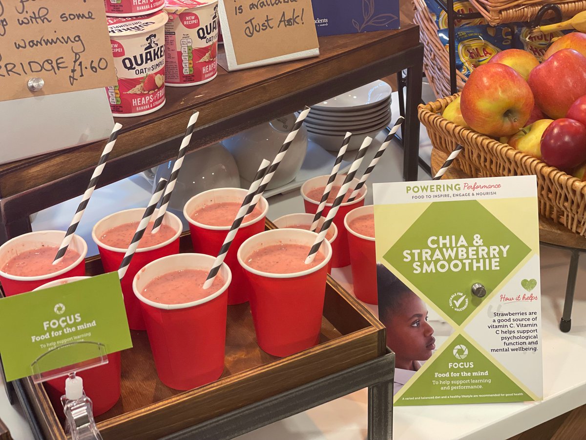 EmanuelSchFood's tweet image. Delicious #PoweringPerformance Chia &amp;amp; Strawberry Smoothie available today in the 6th Form &amp;amp; Buttery Cafes #Focus @Emanuel_School @natdavies1973 @IndiesSodexo