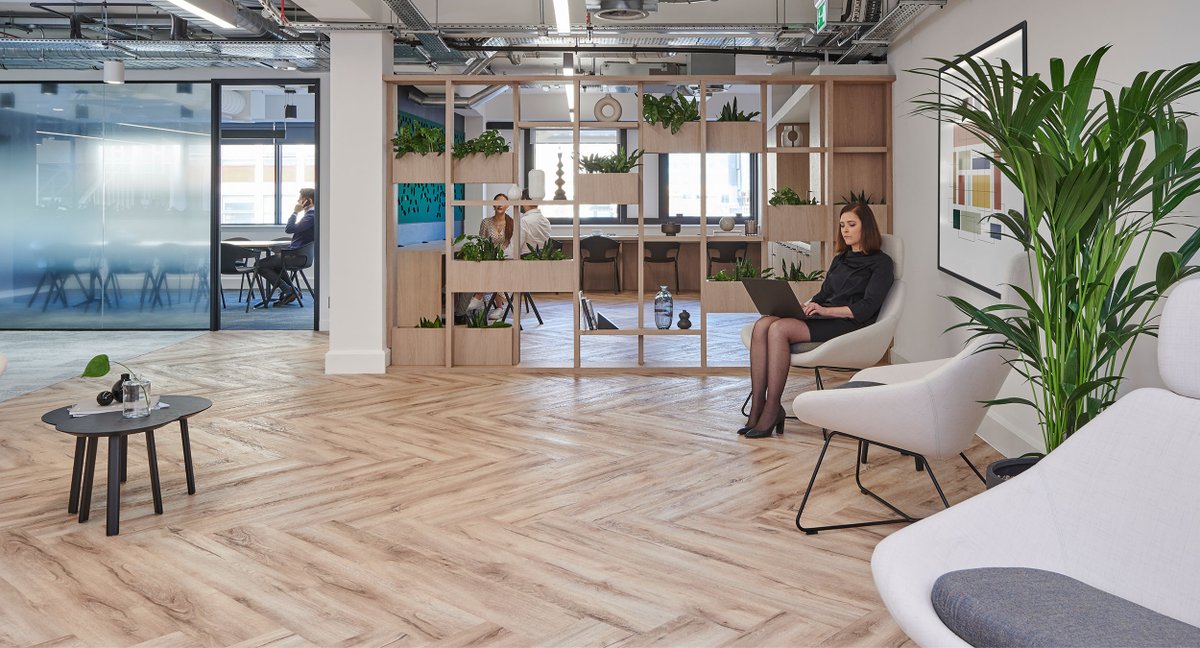 mmoserassociate's tweet photo. A showcase space for future tenants - learn more about how @TheCrownEstate's London workplace offers choice and adaptability to meet different people's needs: https://t.co/dxiMkPdjsR

#Workplace #WorkplaceExperience #Office #OfficeDesign #AdaptableWorkplace https://t.co/un1djLTskR