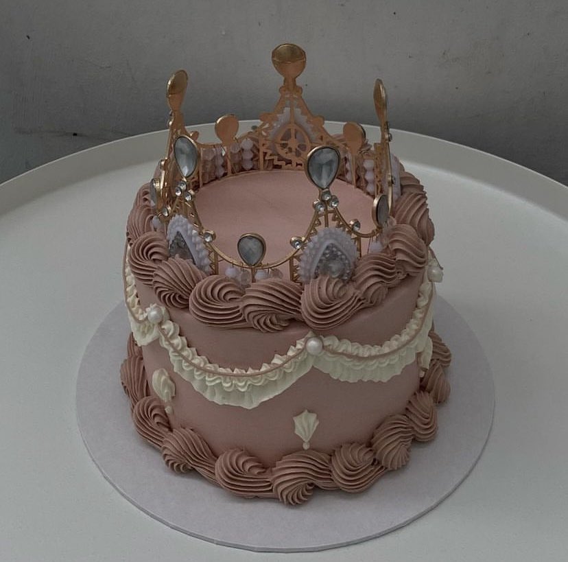 moodykafe's tweet photo. Hi warga Ipoh, Moody Cafe ada ambil order Custom Mini Cake. So siapa nak place order boleh tengok IG highlights. Starting price RM60 https://t.co/bdVd7XSHVW