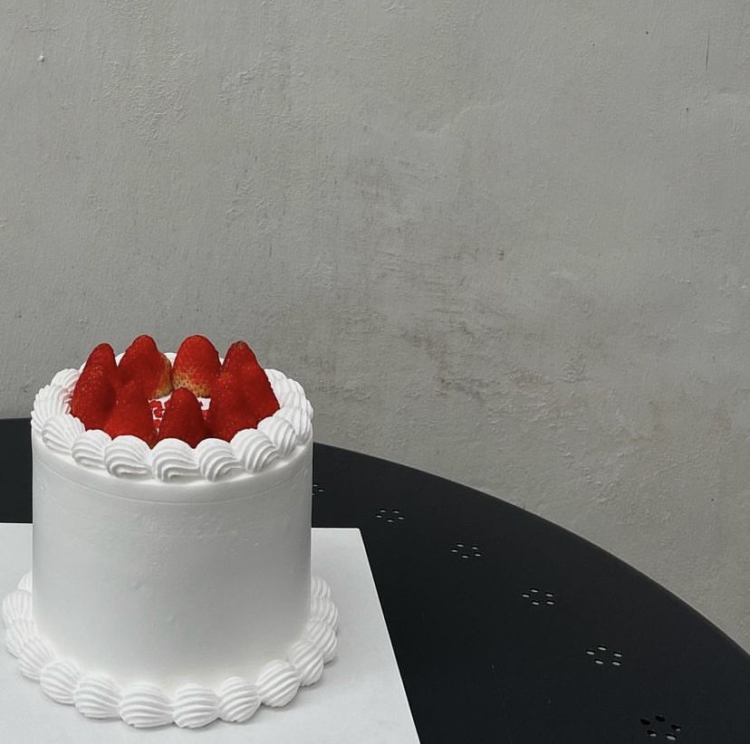 moodykafe's tweet photo. Hi warga Ipoh, Moody Cafe ada ambil order Custom Mini Cake. So siapa nak place order boleh tengok IG highlights. Starting price RM60 https://t.co/bdVd7XSHVW