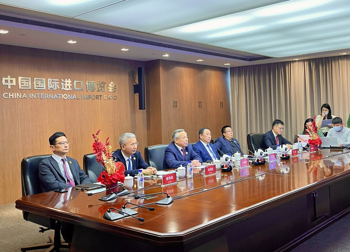 ciieonline's tweet photo. 🥳Figures fresh off a Friday meeting held at NECC (Shanghai):

🌟500+ Enterprises have signed up for the expo
🌟Over 200,000 sqm of exhibition area has been booked
🌟The first 206 #CIIE2023 exhibitors were just released 

🍀More highlights to come soon! https://t.co/tkOT5Ihq7i