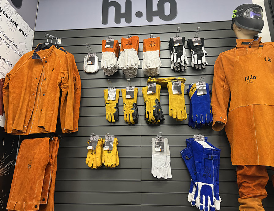 hilo_uk's tweet photo. Our #leatherware stand is coming along nicely! 🧤

New range of gloves available, drop us a message for more information on these new gloves: sales@hilouk.co.uk https://t.co/YYp0x9umhR