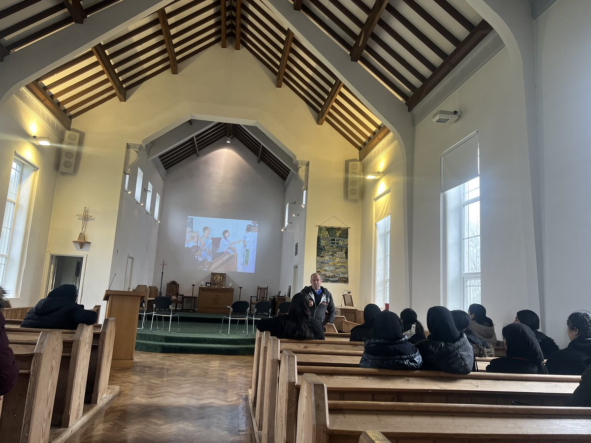BVGAHumanities's tweet photo. Yesterday yr11 students studying Christianity ✝️ as part of Philosophy, Religion and Ethics had the opportunity to visit St Martin’s Church! Students learnt about Christian beliefs and to help with their studies. Thank you St Martins for having us! https://t.co/3bvFG3YEv3