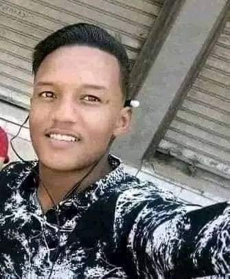 إنا لله وإنا إليه راجعون
إحتسبنا مهند بابكر شهيداً أحد مصابي موكب17نوفمبر2021م بشارع العرضة بأمدرمان أثر رصاصة إخترقت أسفل الرأس