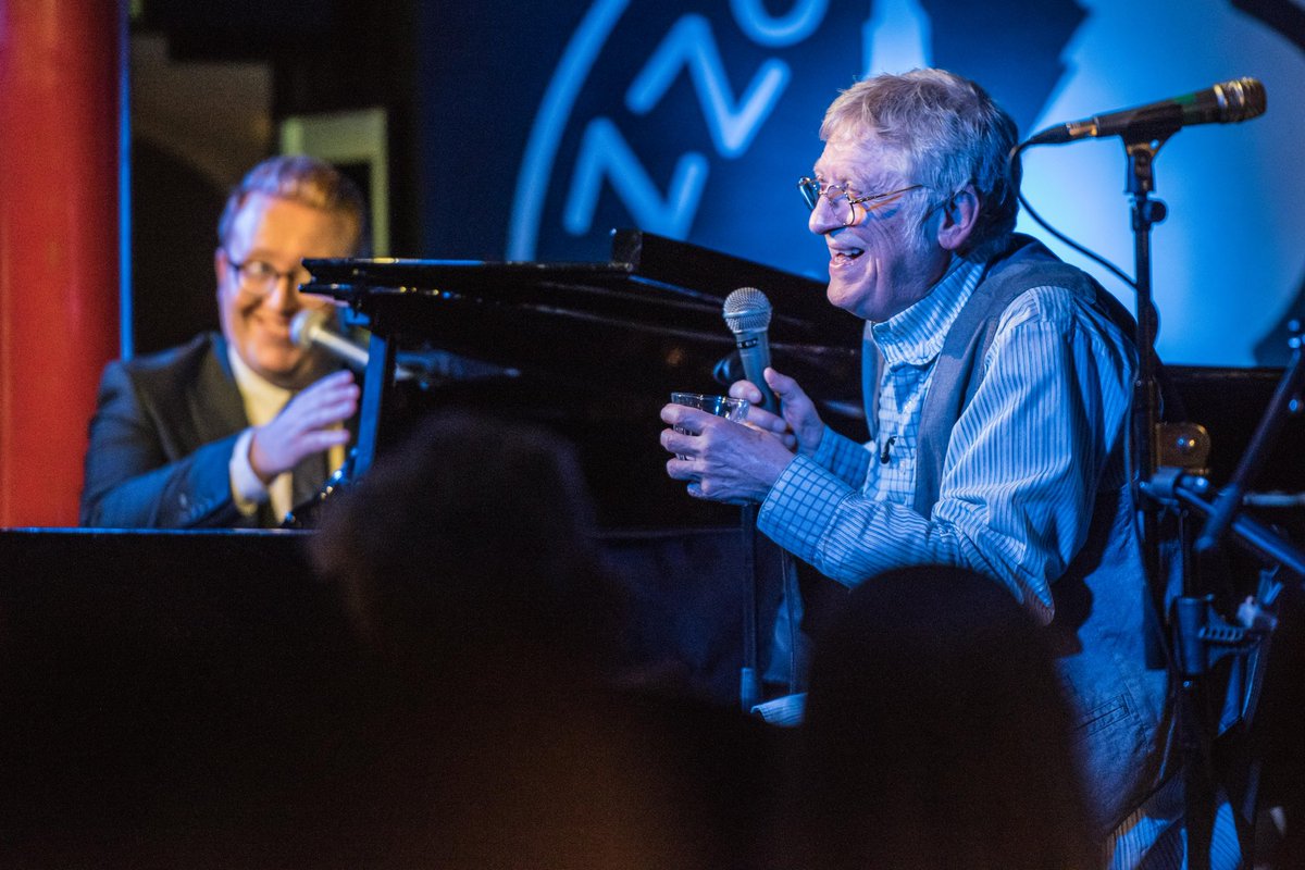 tomseals's tweet photo. 🥁🚨 10am &amp; tickets are ON SALE! 

🎫 : https://t.co/YJhQ7ZEzA1

Saturday 8th July, join me in conversation with National Treasure Noddy Holder at @The_Lowry, Salford 🎭 

Nod will pick his favourite songs which my band &amp; I will perform live! 🎹🎷

📸: @MSJPhotos @HolderSuzan https://t.co/lzLaHP7dZc