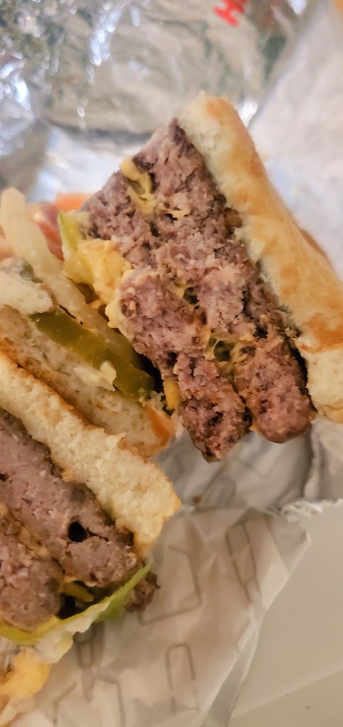 SalPDubai's tweet photo. Dear @Wendys Does that look Cooked? Never knew I was at a Steak House asking for Medium Rare! DISAPPOINTED! 
STORE- 3375 #wendys #wendysCorporate #ParmaOhio #Parma #CityofParmaOH #CityofParma #WendysParma #Wendys3375 https://t.co/a28VsW5F1i