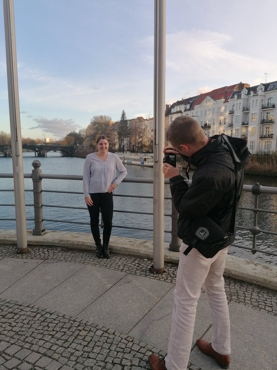 Der Februar hat begonnen und damit auch unsere ersten Tage als neue Praktis im Büro der <a href="/NetzwerkEBD/">Europäische Bewegung</a> 🎉. Für die nächsten 3 Monate tweeten hier Emma, Leyla und Henning und liefern euch Einblicke hinter die Kulissen des Praktialltags in Berlin 🇪🇺. Wir freuen uns! 🌟
