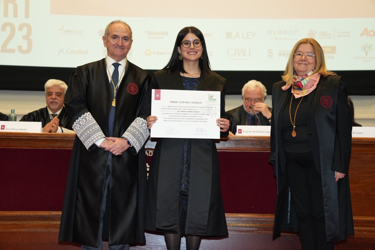 ICABarcelona's tweet photo. L'ICAB concedeix el Premi Luis del Castillo 2022 ex aequo a Víctor Gómez Martín i a @OlivetPol pels seus projectes d'investigació. També ha fet una menció especial al treball realitzat per Natalia Torres Cadavid. Enhorabona! #SantRaimon23 https://t.co/YyxIQhiqkC https://t.co/VfCCVREuza