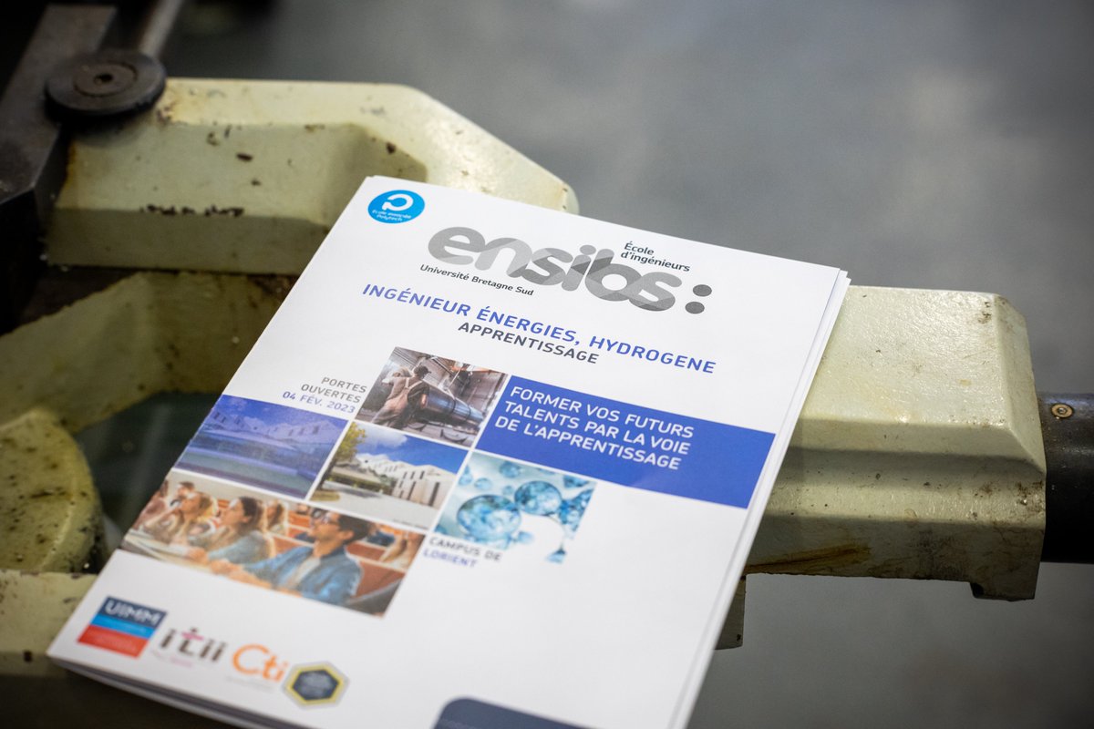 | 𝗙𝗼𝗿𝗺𝗮𝘁𝗶𝗼𝗻 |
🧑‍💻 Ingénieur énergies #Hydrogène
🧑‍🎓 Une nouvelle formation en #apprentissage à l'@ENSIBS 
✅ Validée par la Commission des Titres d'#Ingénieur
🤝 Et soutenue par Lorient Agglomération
🗓️ Dès septembre 2023 à #Lorient
🙌 Portes ouvertes le 4 février 2023