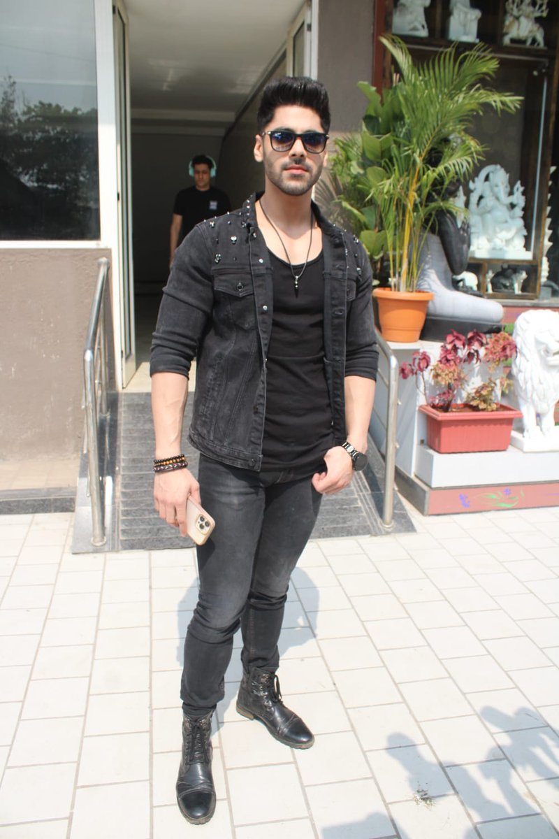 middaygujarati's tweet photo. Simba Nagpal clicked in Andheri 

#simbanagpal #andheri #Celebspot #casuallook #celebrity 

https://t.co/hPdNP0rBMK https://t.co/bmVT71EzzL