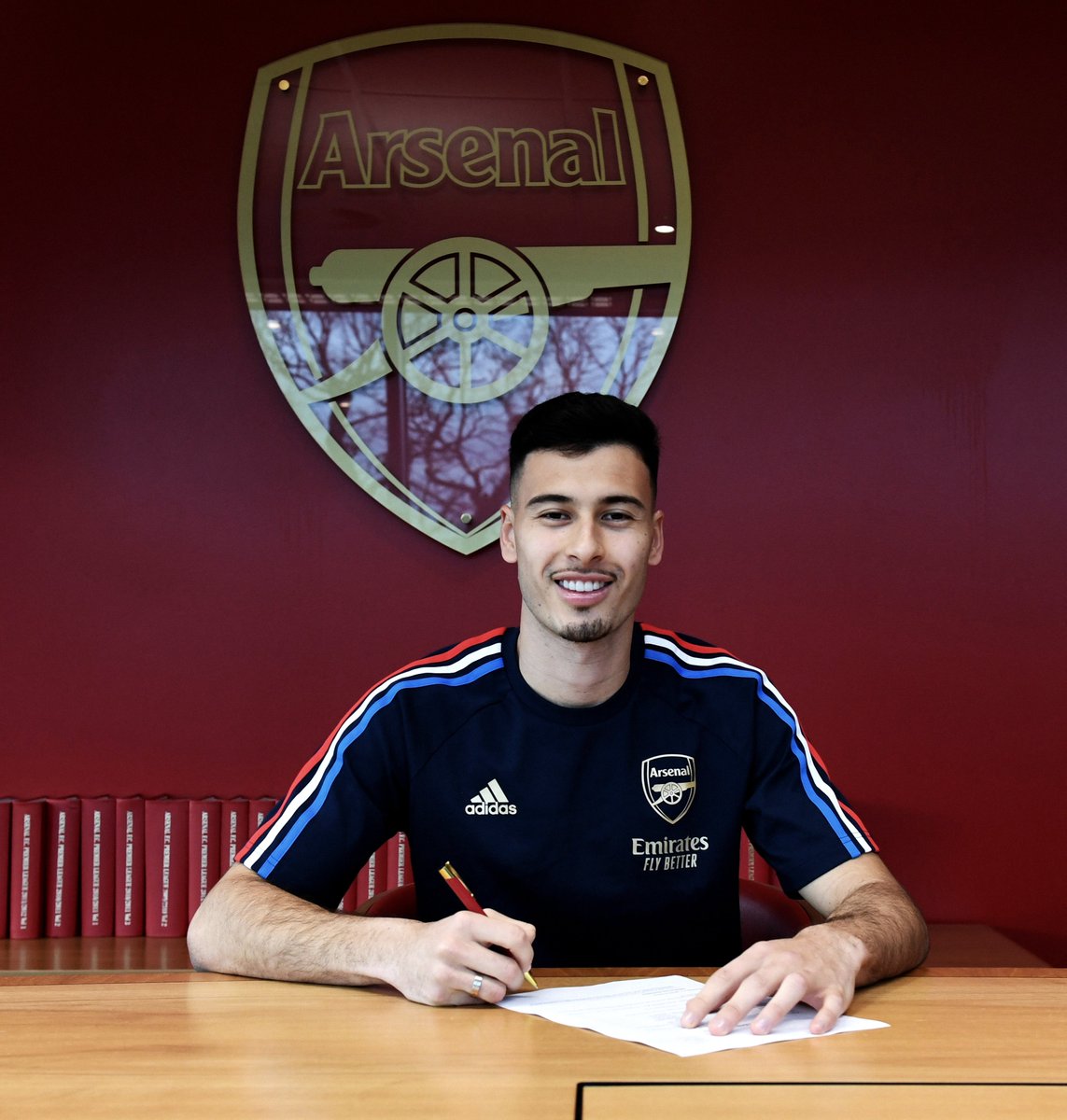 Gabriel Martinelli extends his stay at Arsenal ✍️

Bukayo Saka and William Saliba next? 🔜