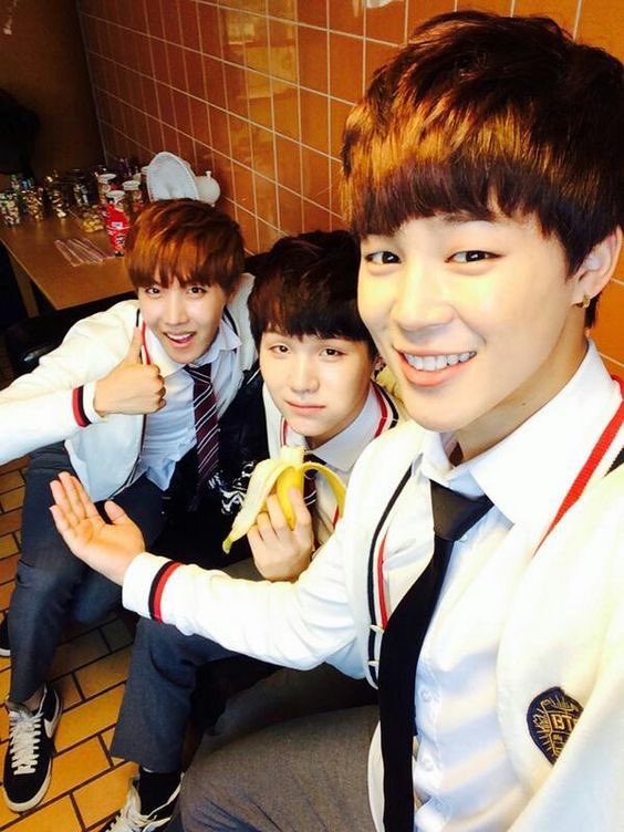 basehobi's tweet photo. @balmagustd muchas felicidades 💗💗 pásatelo geniaaal hoy espero que te regalen cosas chulisimas y disfrutes un montón de tu día 👩🏼‍🤝‍👩🏻🫶🏻 https://t.co/RAiC95qe1g