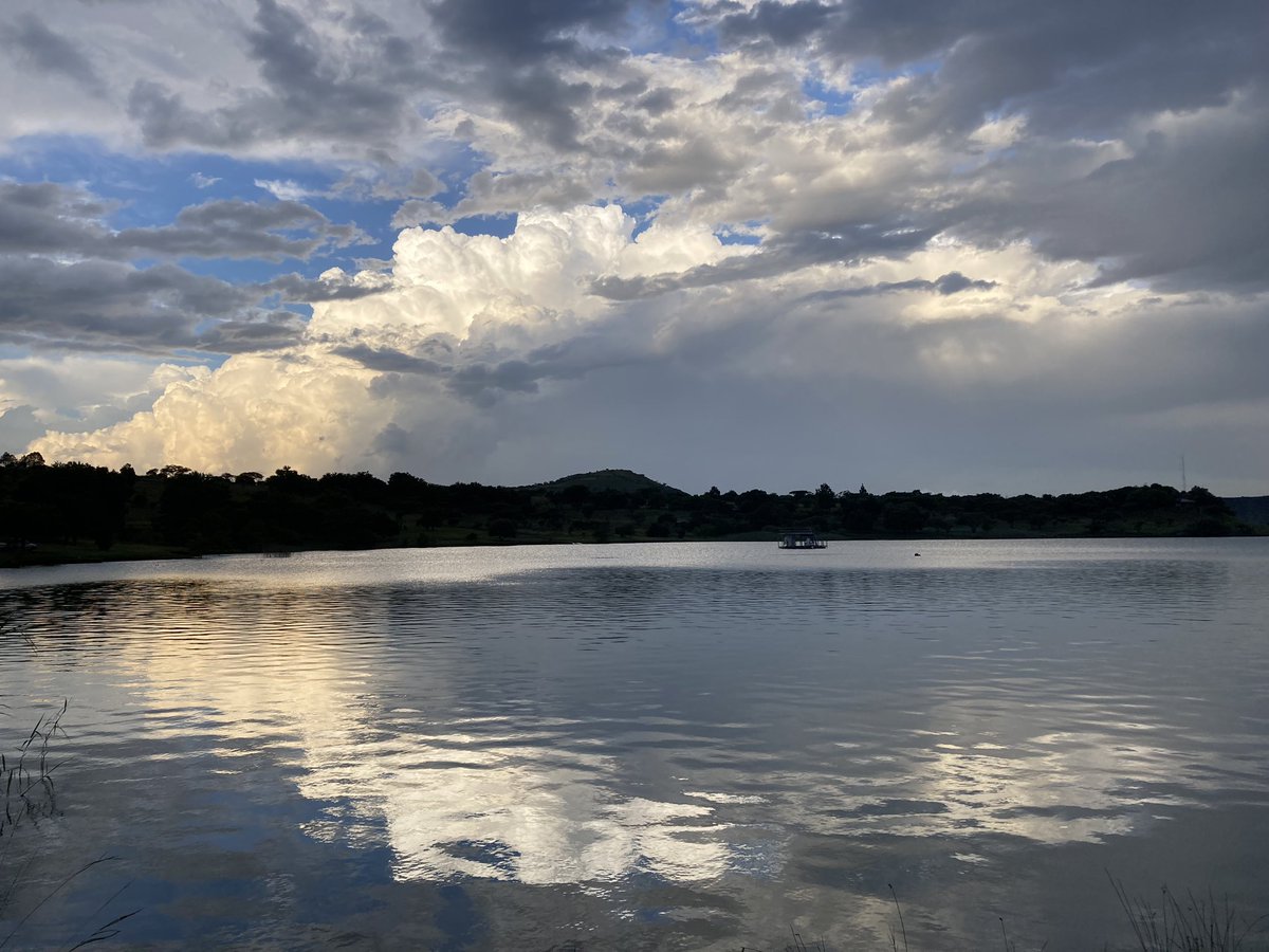 AdventuresBerg's tweet photo. What a storm we had at Wagendrift Dam https://t.co/UPLJJGMpGb