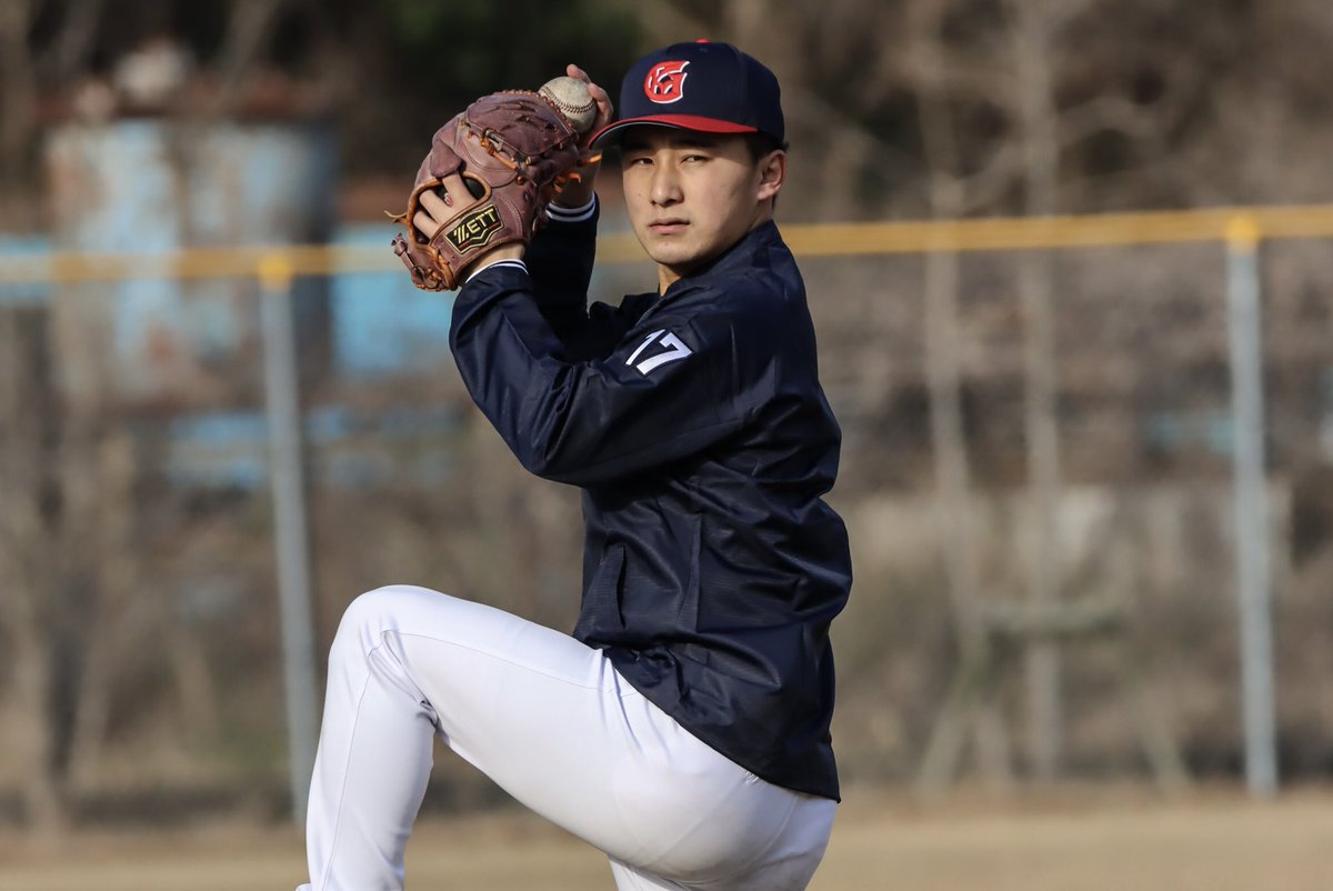kmg_baseball's tweet photo. 新人投手4名も全体練習に合流してます！

#平野航 #中裕太郎 は初日からブルペン入り！

#木下里都 #安藝智哉 #平野航 #中裕太郎 の4名の新戦力を加え、計9名の投手陣で1年間戦います🔥

#KMGBBC #2023シーズン #新人投手 https://t.co/nXofU0S7gZ