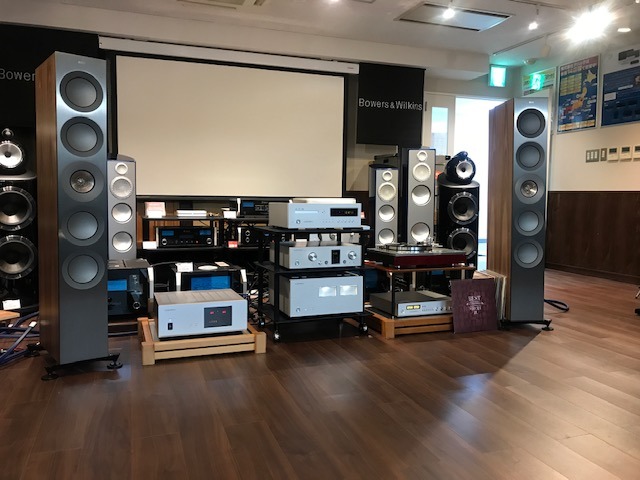 avac_japan's tweet photo. 現在Classic馬車道店では、LUXMAN「PD-191A」「EQ-500」が2月5日迄の限定でご試聴可能です。
https://t.co/cejgqujqig

その他にも「D-10X」等LUXMANブランドの顔である名機をフルセットでご用意。是非ともご来店ください。

#luxman #PD191A #EQ500 #D10X #馬車道 https://t.co/9o7VZlLV1a