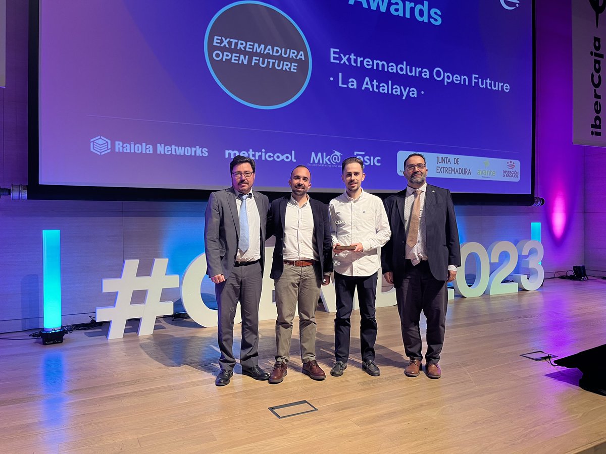 Este reconocimiento es una prueba más de que el esfuerzo que cada hacemos en <a href="/OpenFuture_Ext/">Extremadura Open Future</a> tiene sentido y que desde la iniciativa contribuimosa impulsar la innovación y el emprendimiento en nuestra región.

¡Gracias de nuevo al comité del <a href="/CEMKTD/">Congreso Extremeño de Marketing Digital⚡️CEMD2024</a>!

#CEMD2023