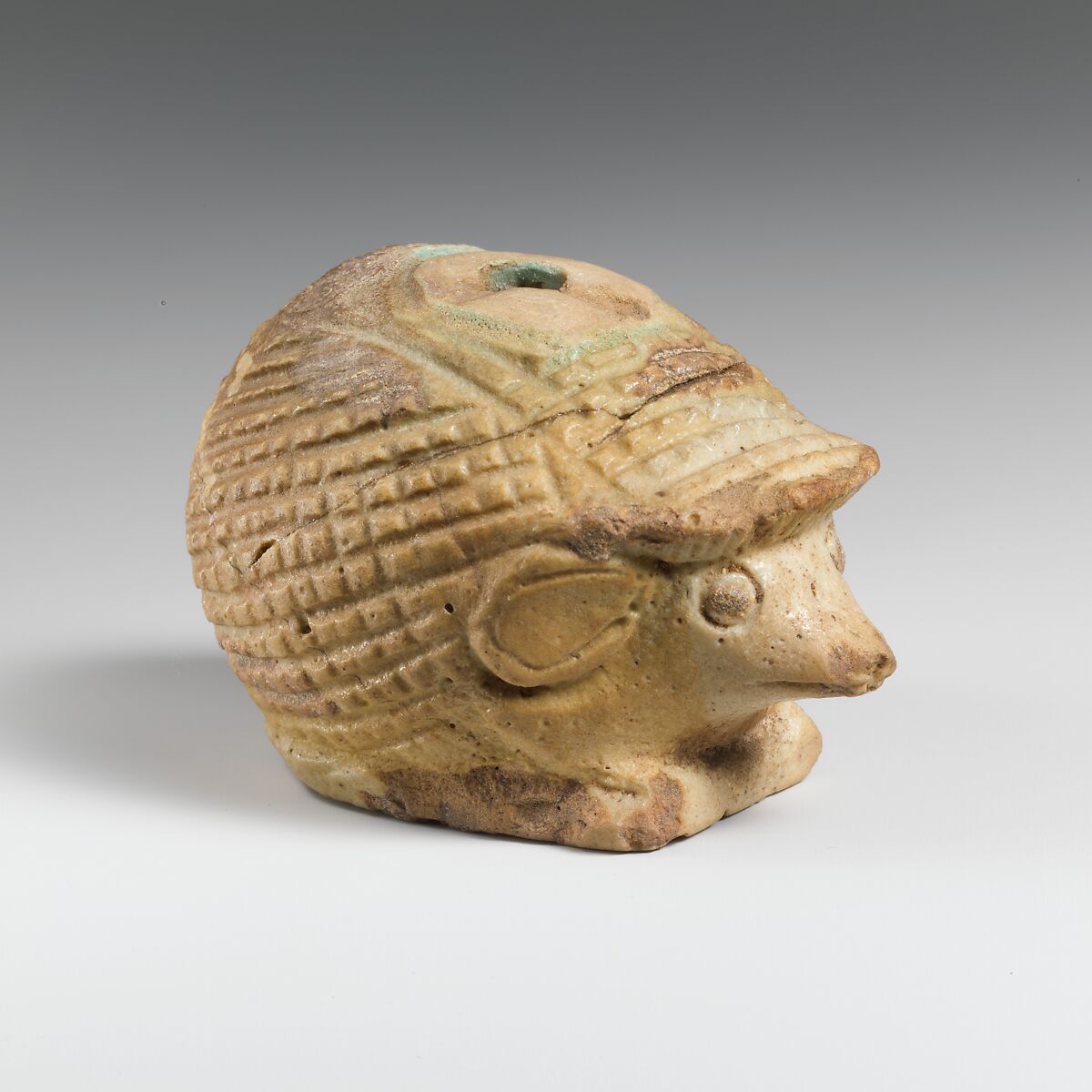 Apparently its #hedgehogday in Europe, so here's a Faience aryballos in the form of a hedgehog. 

What do you think it stores? 👀