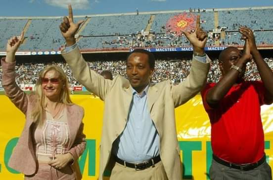 maetsebane's tweet image. 02 February 1989

Former Pirates Secretary Irvin Khoza and his business partner Gregory Mahlangu wanted to buy #Mamelodi Sundowns after Zola Mahobe Downs was placed on Auction Std Bank. Unluckily they faced stiff rivary from Krok, twin brothers(Abe &amp;amp; Solly) who became owners.