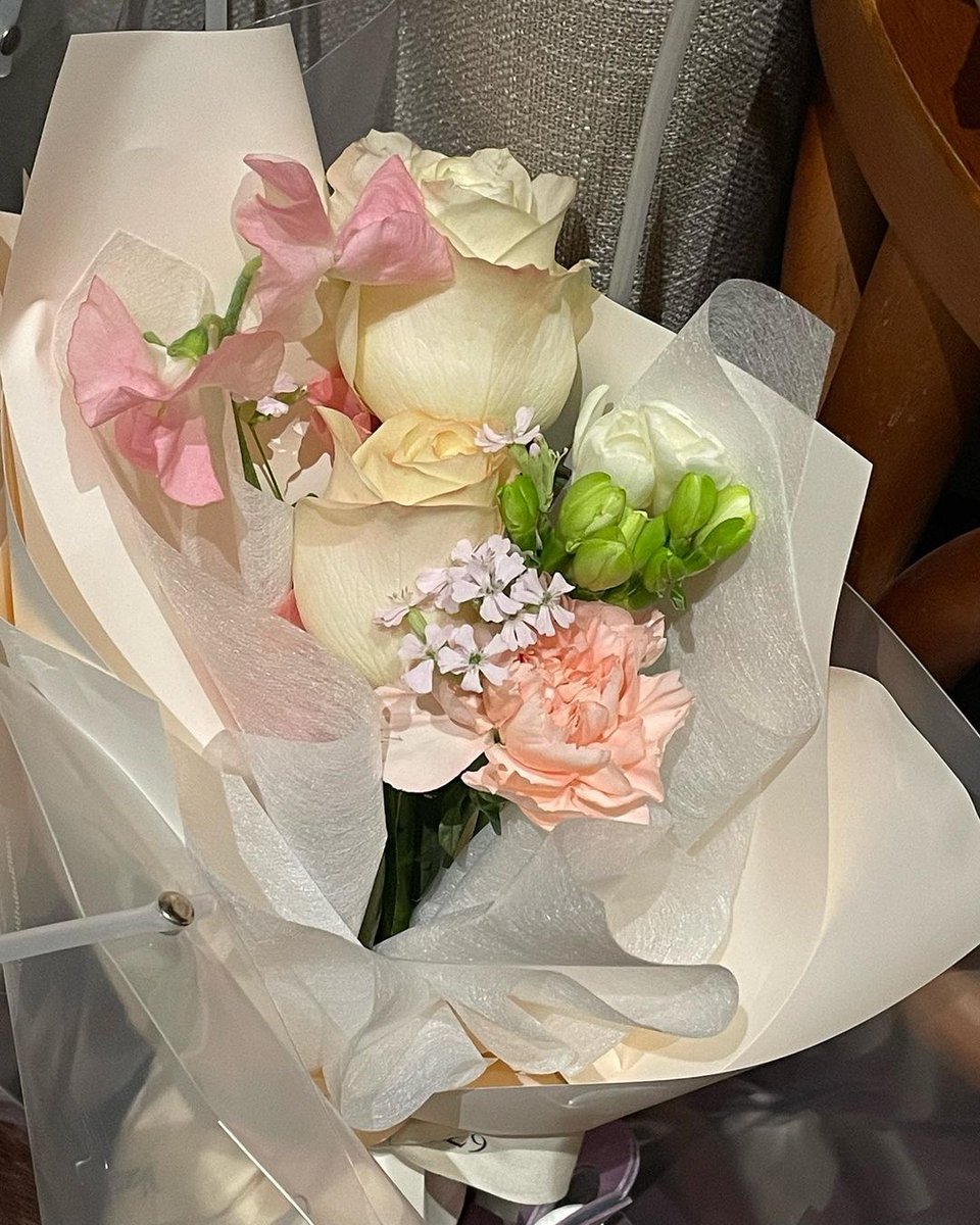 Eunhae0404_1510's tweet photo. 230203 drimcomtru IG update 

#superjunior #noonas
gathering 💕
Four of us gathered after a long time!
Thank you so much for the surprise gifts~🙏

Let's grow old beautifully and nicely!
 #Nunamo Do you know the name of our gathering?  😉

#friendship #noonaship https://t.co/qqT0XoQ53n