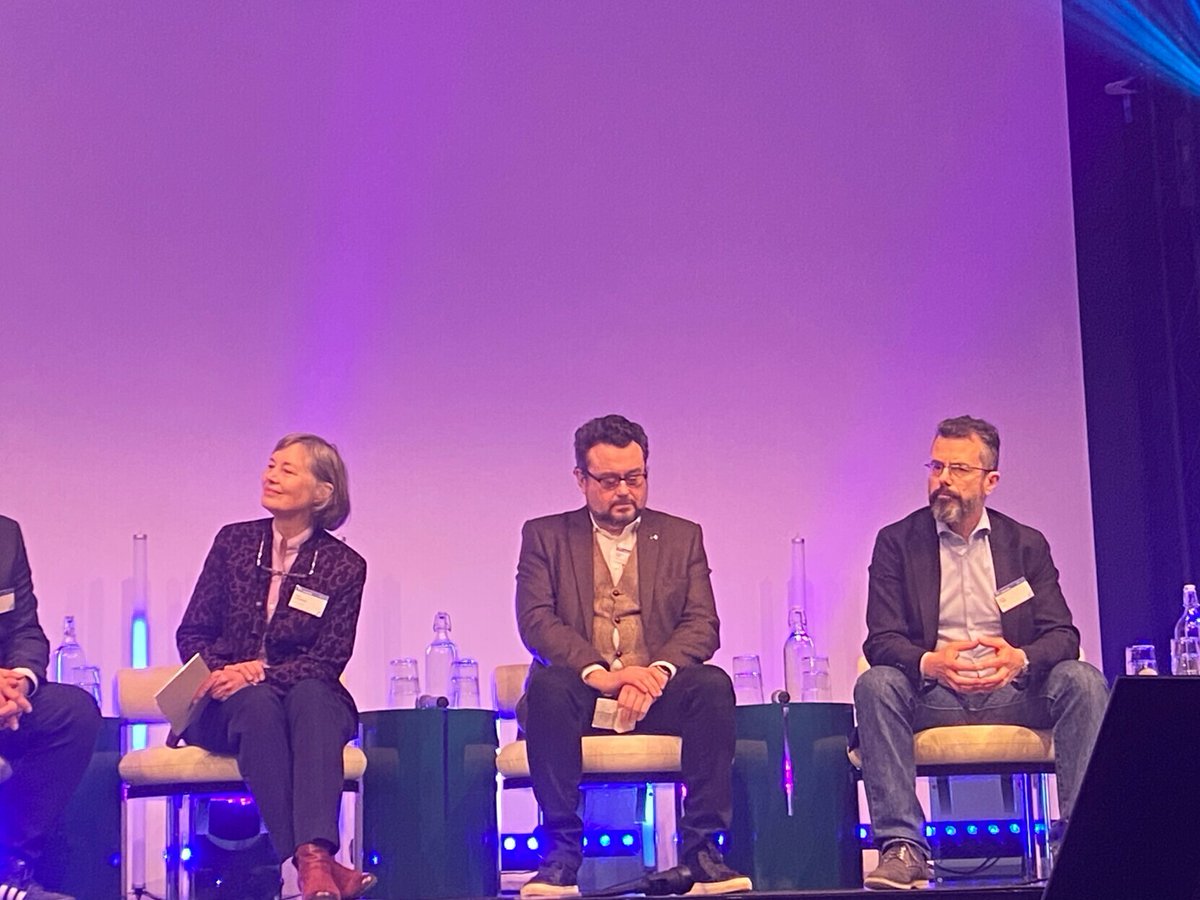 open_source_ita's tweet image. RT @jwildeboer@social.wildeboer.net
and now carlopiana on stage at #EUOpenSource
social.wildeboer.net/@jwildeboer/10…