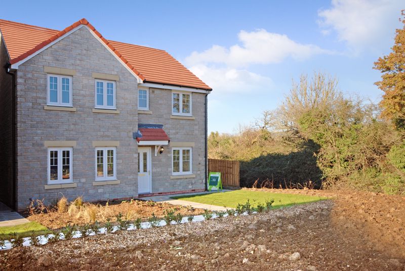 RTEstateAgent's tweet photo. New-build vs Period property? How to choose? 
Read Roderick's thoughts on @WellsNubNews 👇     https://t.co/xSTBt7TN3d 
#property #propertysearching #propertyexperts #estateagent https://t.co/xILLL2WrEv