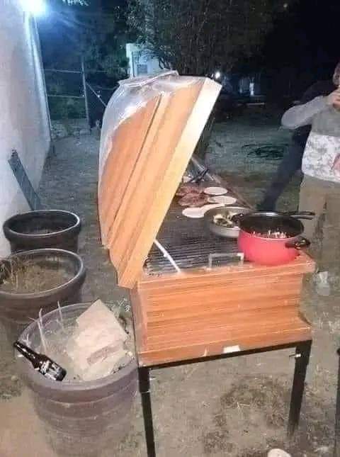osoroKE's tweet photo. Nikishika pan wanajua ni mazishi.👨‍🍳 https://t.co/mQeJp7renS