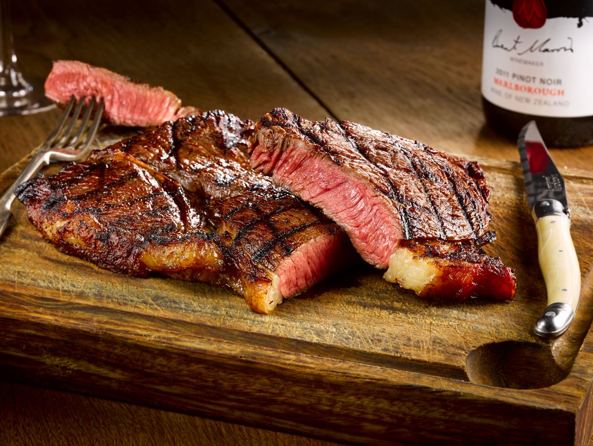 castellhowell's tweet photo. For the love of steak! Quality steaks from £1.20 each 😍 https://t.co/zBcNJTjgcP

#Steak #ValentinesDay2023 #food #offer https://t.co/b0YdKiA8b6