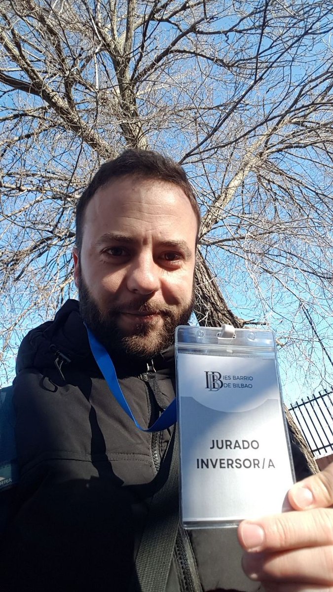 businessadn's tweet photo. Hoy estamos en la 2a Feria de Ideas Emprendedoras del @IES_BBilbao conociendo los proyectos del alumnado del módulo de #EmpresaeIniciativaEmprendedora.
¡Contentos de ver innovación y creatividad!

@mcberciano https://t.co/qDS3KAik1p