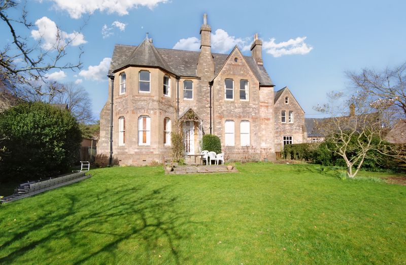 New-build vs Period property? How to choose? 
Read Roderick's thoughts on <a href="/WellsNubNews/">Wells Nub News</a> 👇     bit.ly/3X27d3b 
#property #propertysearching #propertyexperts #estateagent