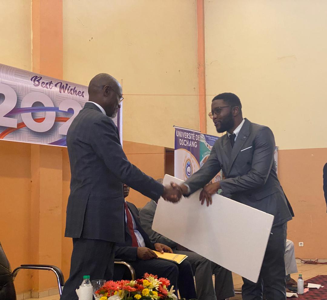 Univ_Dschang's tweet photo. *Université de Dschang* 
Cérémonie de présentation des vœux à Mr le Recteur de l'Université de Dschang. 

Présentation des 05 lauréats des Olympiades CAMES 2022..
#UniversiteDeDschang 
#voeux2023 
#DynamiqueCollective
#Uds 
#Amphi1000 https://t.co/VGAlHgYtqM