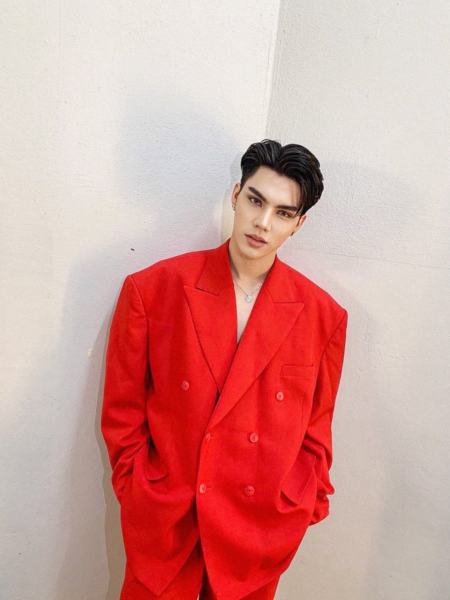xerak_sina's tweet photo. ลุคคือ ใครจะเป็นแม่เป็นไปเลย ไม่เป็นแล้วววว❤️@fort_fts 
#เจอฟอร์ดที่บิวเทรี่ยม
#BTCENTRALRAMA3 #BTStoreOpening 
#ComeFortZon #FortFTS https://t.co/5gNu6oTscQ