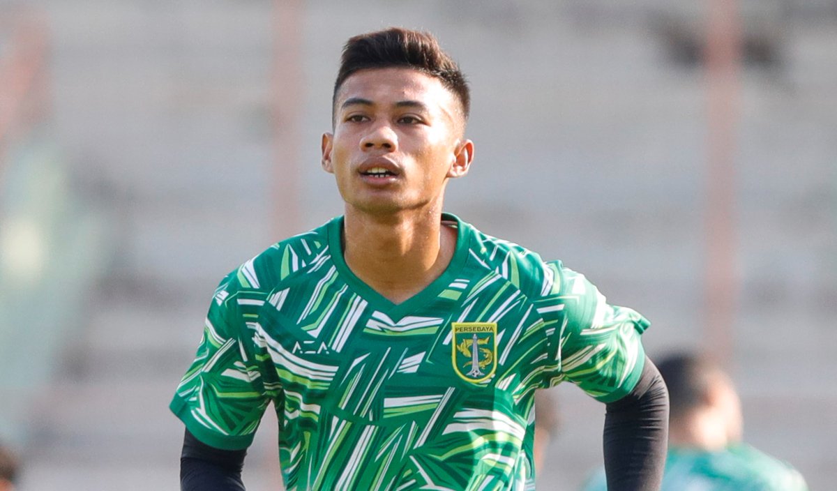 garagarabola_'s tweet photo. Bintang Timnas U23 di Sea Games 2015, Ahmad Nufiandani kembali jadi aktor kemenangan Green Force.

Pantau papan atas, Jol! 🐊 https://t.co/4gnZHYgUEs