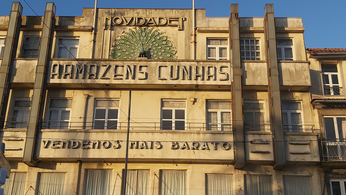 <a href="/ghostsignsuk/">Ghost Signs</a> <a href="/ghostsigns/">Ghostsigns (Sam Roberts)</a> this absolute beauty from Porto a couple of weeks ago, #ghostsigns
