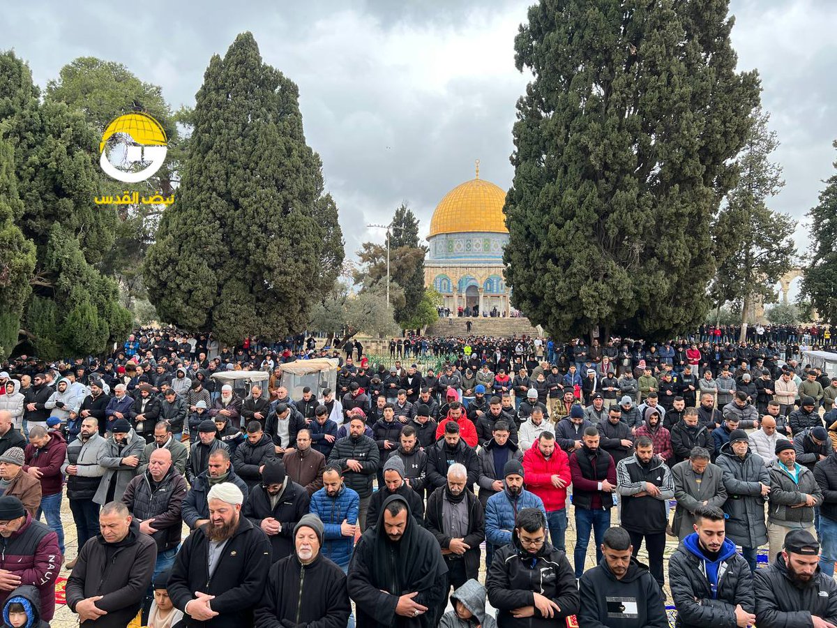60 ألف مُصلٍ أدوا صلاة الجمعة في المسجد الأقصى المبارك اليوم.