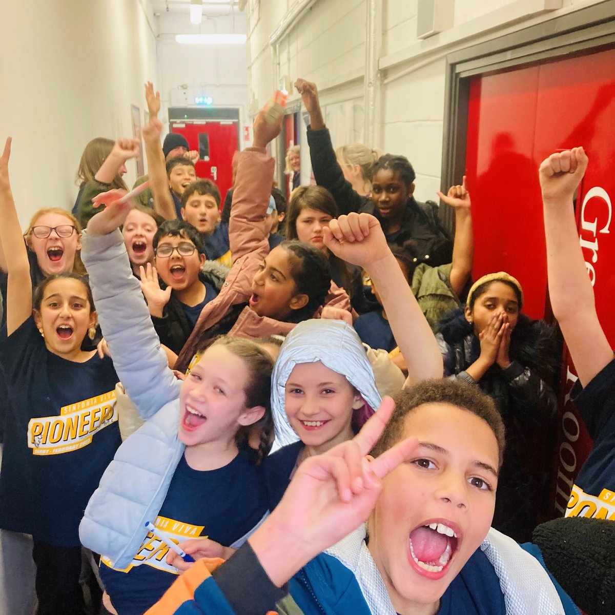 sinfoniavivauk's tweet photo. That's a wrap! So proud of our young #Pioneers participants, who performed two amazing concerts yesterday @DerbyTheatre. A great way to celebrate the project with @firsderby @becketprimary &amp; @derbycollege

Congratulations to all the young people who performed so brilliantly! https://t.co/3abmX0Hjrh
