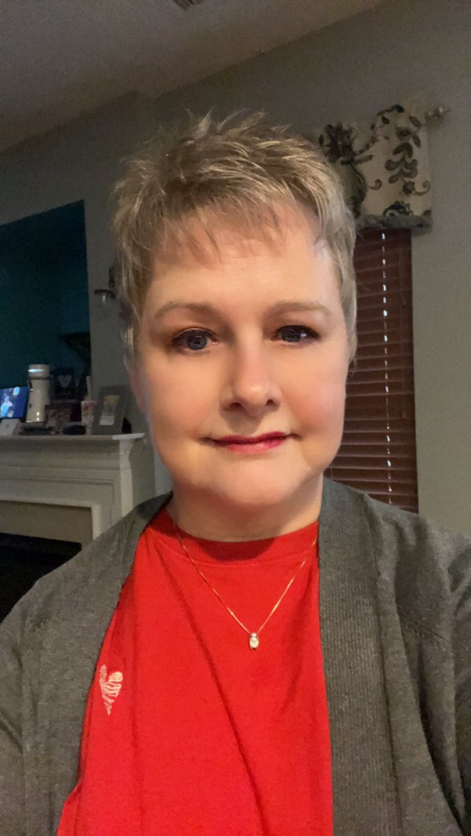 kndragonfly's tweet photo. Red is not usually a fashion color for me. I choose to wear red today for #WearRedDay to bring awareness to heart disease, especially in women. @American_Heart @OHWellnessUPS #healthyhearts #upswellness https://t.co/UdxTrvvWUw