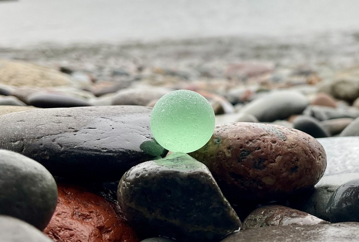 ~ Absolutely Awesome! 💚💙💚

#sea #mudlarking #visitnovascotia #seamarble #beautiful #Beachcombing #beachglass #mermaidstears #visitcapebreton #seaglass #awesome #glass