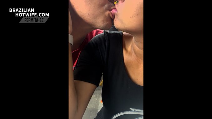 Aquele beijo safado na cara do corno @CuckoldJunior 😈🔥🤘  Quem voc&ecirc;s acham que ficou mais r&aacute;pido de pau<a class="tags" target="_blank" title="On Twitter" href="/?out=eyJ0eXAiOiJKV1QiLCJhbGciOiJIUzUxMiJ9.eyJpYXQiOjE3MjA1NDcyNTQsImlzcyI6InR3cG9ybnN0YXJzLmNvbSIsIm5iZiI6MTcyMDU0NzI1NCwiZXhwIjoxNzUyMDgzMjU0LCJyZWRpcmVjdF91cmwiOiJodHRwczovL3R3aXR0ZXIuY29tL0N1Y2tvbGRKdW5pb3IifQ.nbB3w0LByAMpKvc-yVXXe2mXl3WVfEMMpqSuQ-ukesabJbWls0Y3pUtXI_o-I_ghIupbRU1ueH896jG1WoxgEA">@CuckoldJunior</a>
