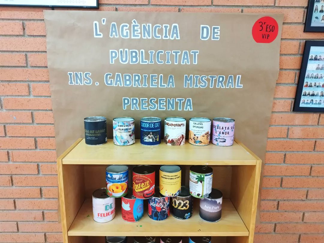 InsGabriela's tweet photo. Amb quin et quedaries? Els alumnes de 3r d'ESO han fet volar la seva imaginació i s'han convertit en publicistes per dissenyar els productes que sempre has desitjat.
#somgabriela #3rESO #visualiplastica #publicitat #creativitat https://t.co/0XEJjVsVRY