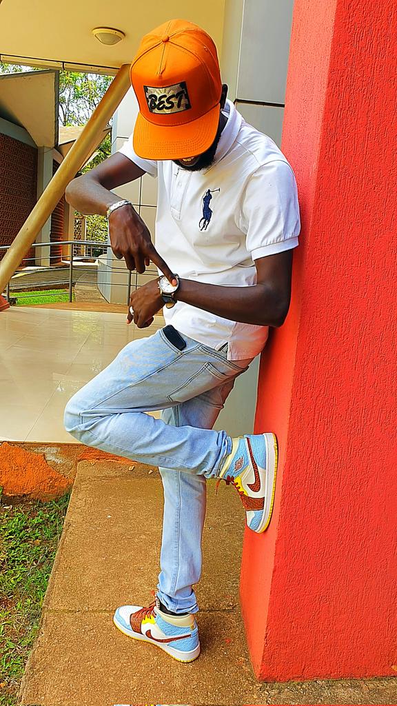 Thedrivemagic's tweet photo. Its time for #FreestyleFriday on 📻 100,0fm @Magic100FMUG wit @ShuggaMc and @xpo_dj 🚦🗽🎠 https://t.co/FMBLp3rIuo