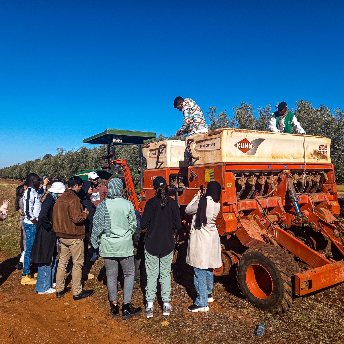 UM6P_IE_Lab's tweet photo. Students in the UM6P FST Master completed their learning of AgriENGAGE Agri-Clinics with a field trip to Meknes-Ifrane. They visited two higher education institutions, two farms and a fish farm in Azrou to learn about agricultural services and production systems. https://t.co/0FSKfq3fXt
