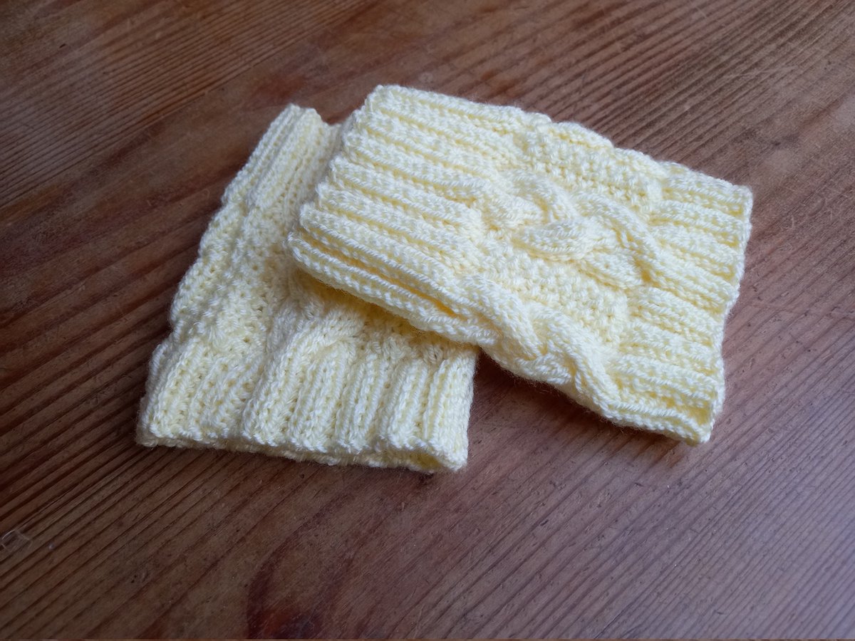 gillyrust's tweet photo. Hand Knitted Cabled Boot Cuffs in Creamy Lemon https://t.co/luH2SwaXpK #yellow #geometric #midcalf #yes #boottopper #cablestitch #machinewashable #walkingaccessory #activewear #MothersDay #ValentinesDay
https://t.co/lMC7wXcaEj https://t.co/Q754Q6ltMY