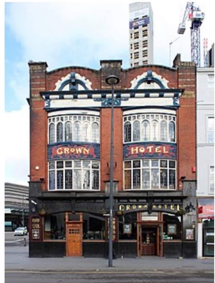 The 'thing' running this ale house is nothing but a self-centered little Tory suckhole.
Doesn't he realise, when people have more money, they'll visit his pub, more??!! Doesn't agree with strike action cos if affected business for a day. The strikers bought food from him! T W A T