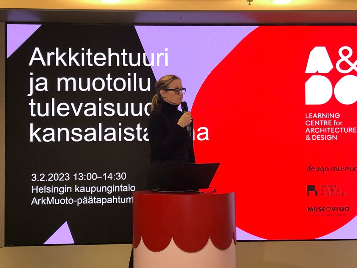 ArkMuoto 2023 -keskustelu käynnissä. Kaarina Gould uuden arkkitehtuuri- ja designmuseon hankejohtaja: ”Arkkitehtuurin ja muotoilun oppimisen keskus -hanke on näyttäytynyt hienona pilottihankkeena matkalla kohti uutta museota.” #adofinland @Skr_fi <a href="/MFA_fi/">Arkkitehtuurimuseo</a> <a href="/DesignmuseoFI/">Designmuseo</a> #arkmuoto