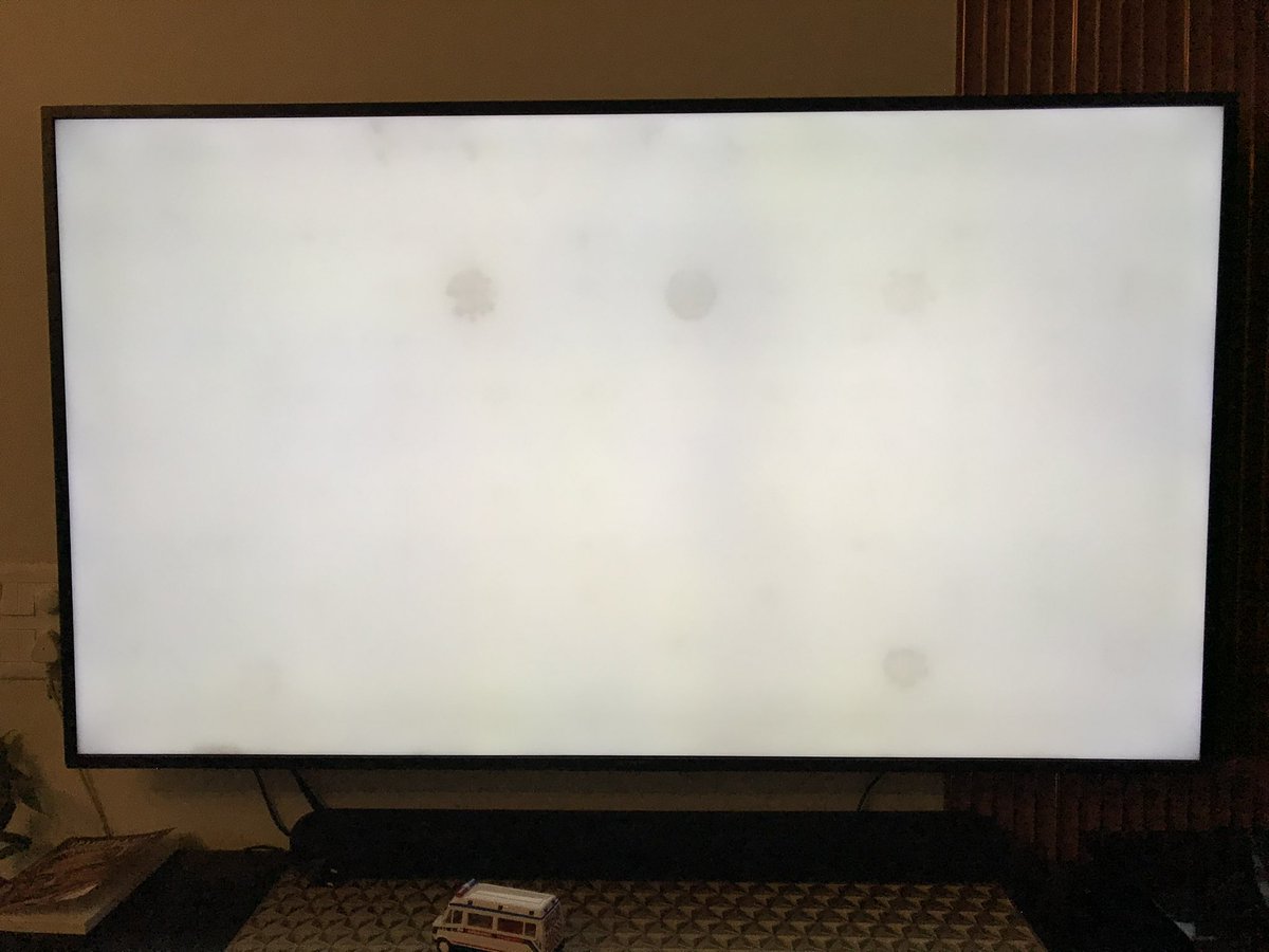 jas_matharu's tweet photo. Bought a Sony Bravia Smart TV. Within warranty,had to be repaired for lines on panel. Repaired,still had some circles,was assured will go away. Condition after normal use. 1.2L on TV and 40K to repair. Barely 2 yr old. Shame. Think b4 you buy Sony. Fix it @sony_india https://t.co/nuqu8Qec09