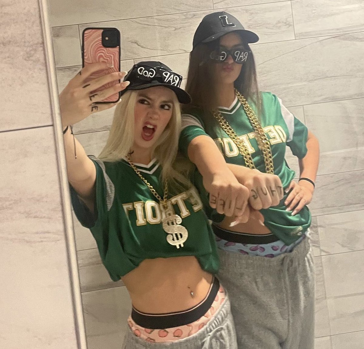 MushroomSlut_'s tweet photo. @EDMfollow_train @Fit_Marguerite Party turned edm party turned rave oh my gosh I wish I could post more pics 🤣🤣🤣🤣 #edmbabes https://t.co/1lcBbGY1E3