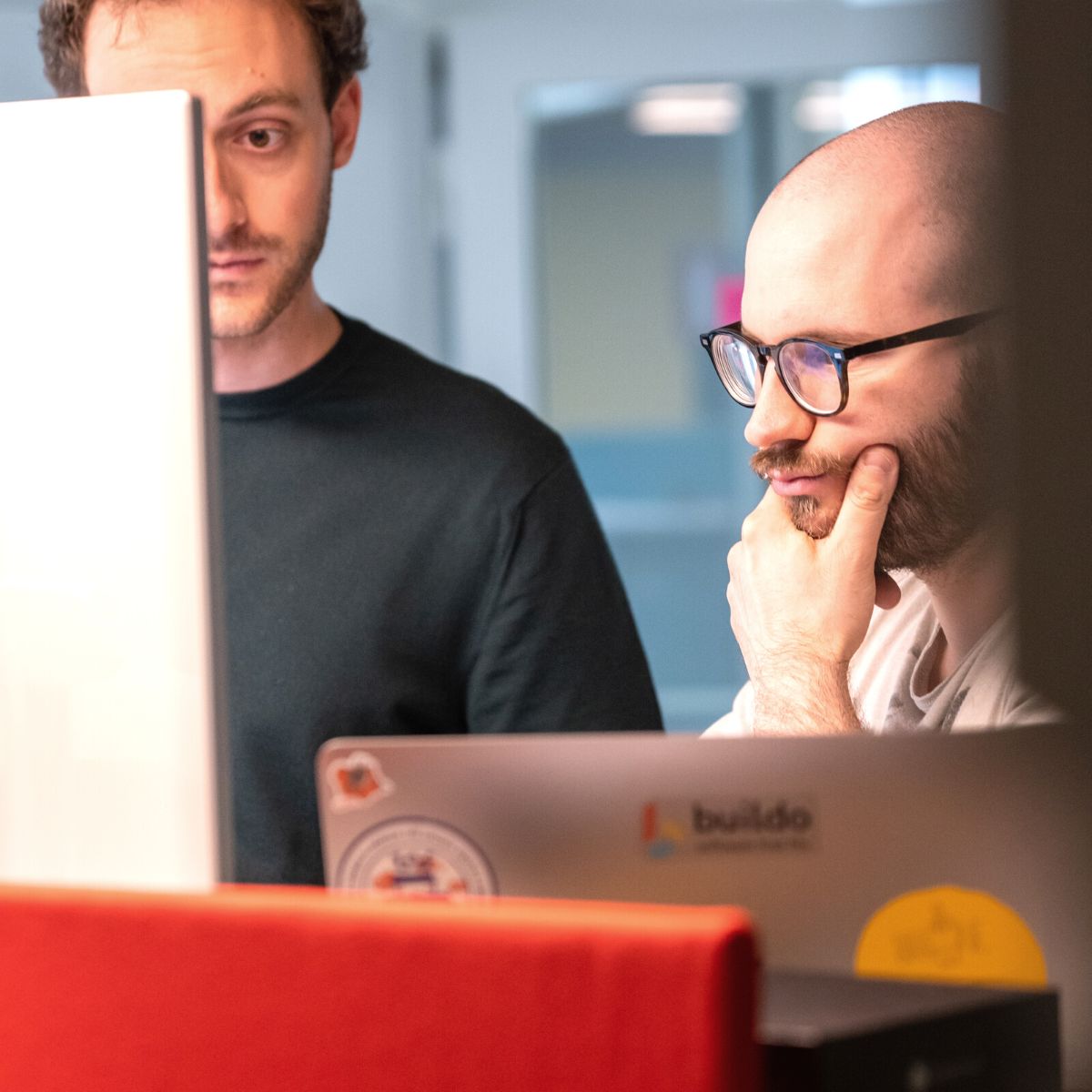 buildoHQ's tweet image. In buildo tutti curiamo la definizione dei #processi che massimizzano la nostra efficacia sul campo, esprimendo al meglio la nostra filosofia di lavoro di #continuousimprovement, pianificando del tempo per poterci dedicare agli improvement con approccio ingegneristico 🚀