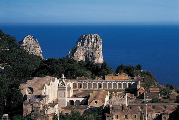 museicampania's tweet photo. Dal 1° febbraio è possibile votare per il concorso Art Bonus. Ci siamo anche noi, con il progetto di restauro della collezione Diefenbach nella Certosa di San Giacomo a Capri. Abbiamo bisogno del vostro clic, questo è il link per votare: https://t.co/rTy6dpnGgY
Grazie!! https://t.co/FWhIoSc03x